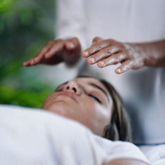 Reiki à quoi ça sert? Manon Gois Kinésiologue certifiée, praticienne Reiki & Coach de vie certifiée, en Brabant wallon, à Incourt et Dongelberg
